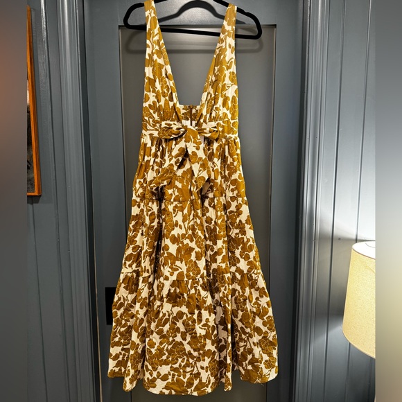 Aakaa Dresses & Skirts - Floral midi dress